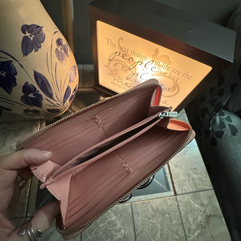 Coach Wallet - Picture 4 of 9